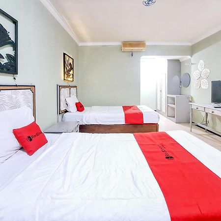 Reddoorz Near Stadion Semeru Lumajang Jawa Timur Exteriör bild