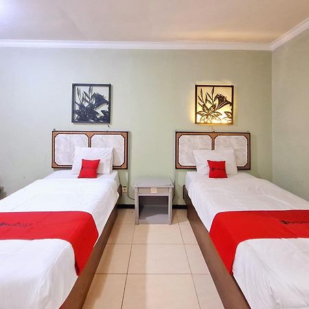 Reddoorz Near Stadion Semeru Lumajang Jawa Timur Exteriör bild