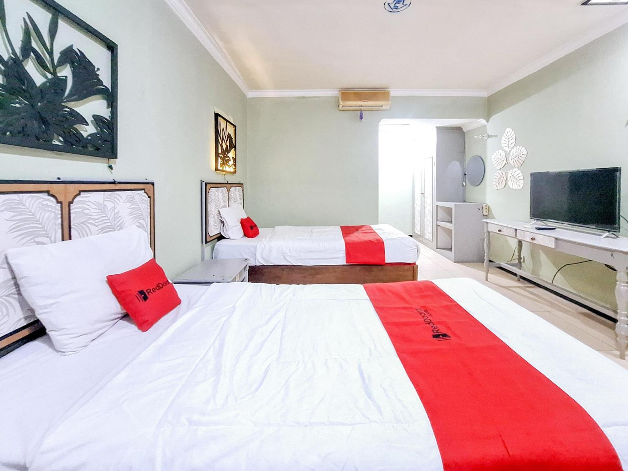 Reddoorz Near Stadion Semeru Lumajang Jawa Timur Exteriör bild