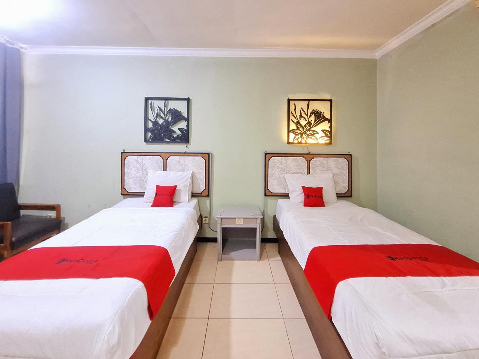 Reddoorz Near Stadion Semeru Lumajang Jawa Timur Exteriör bild