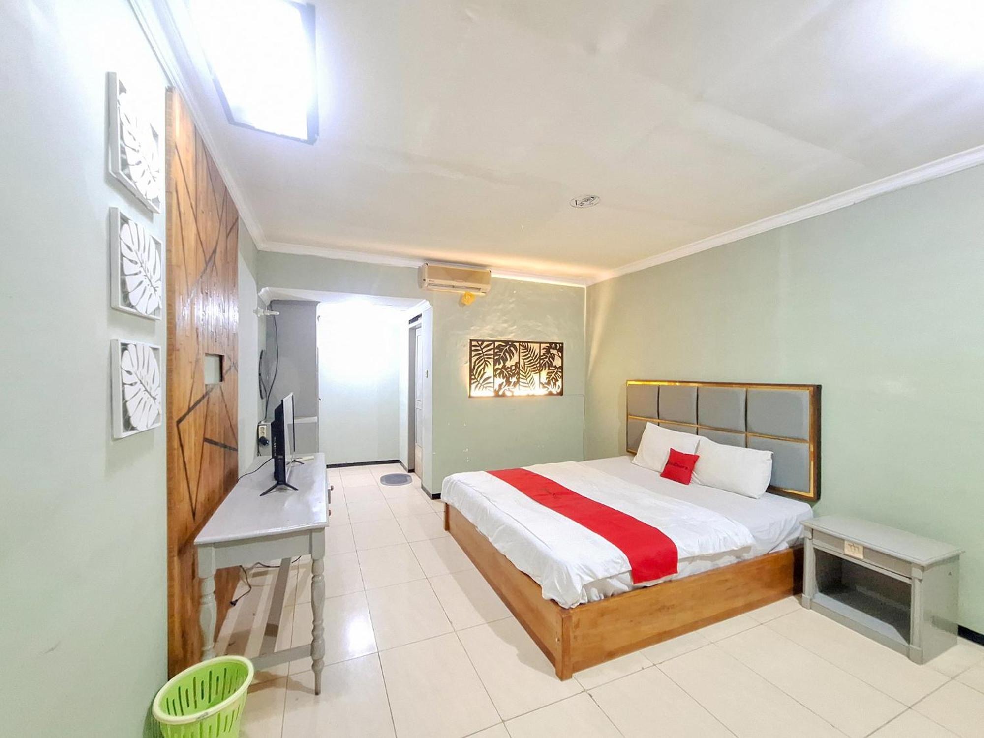 Reddoorz Near Stadion Semeru Lumajang Jawa Timur Exteriör bild