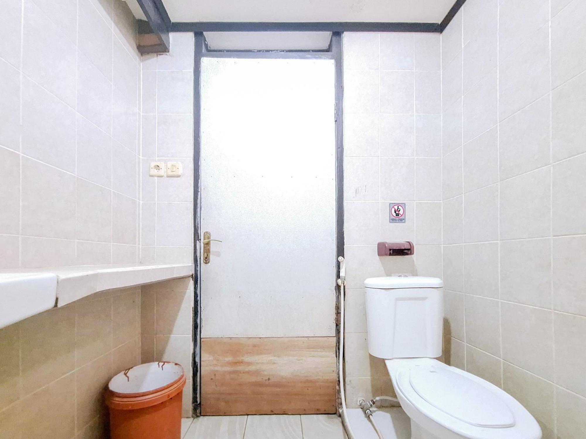 Reddoorz Near Stadion Semeru Lumajang Jawa Timur Exteriör bild