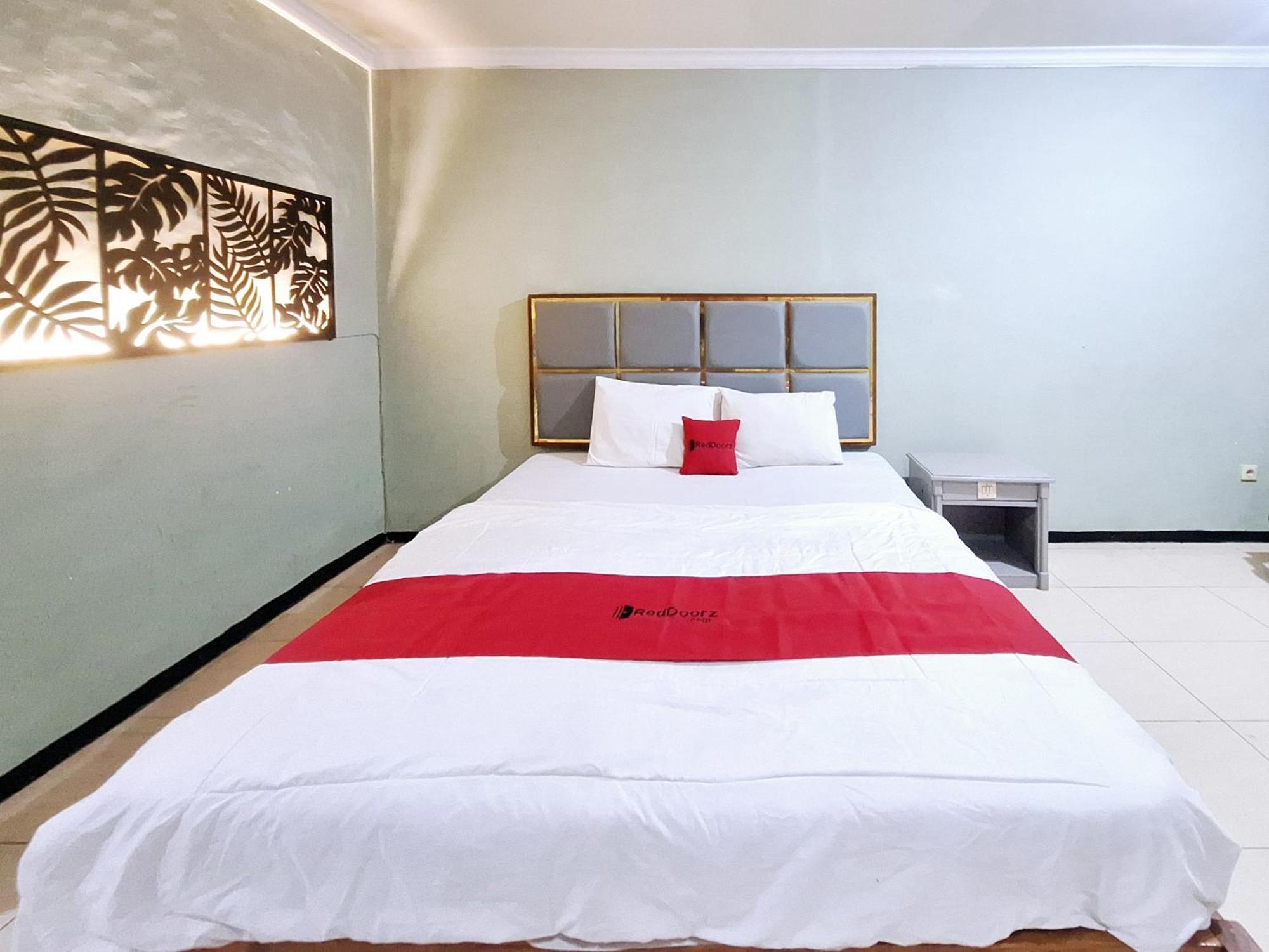 Reddoorz Near Stadion Semeru Lumajang Jawa Timur Exteriör bild