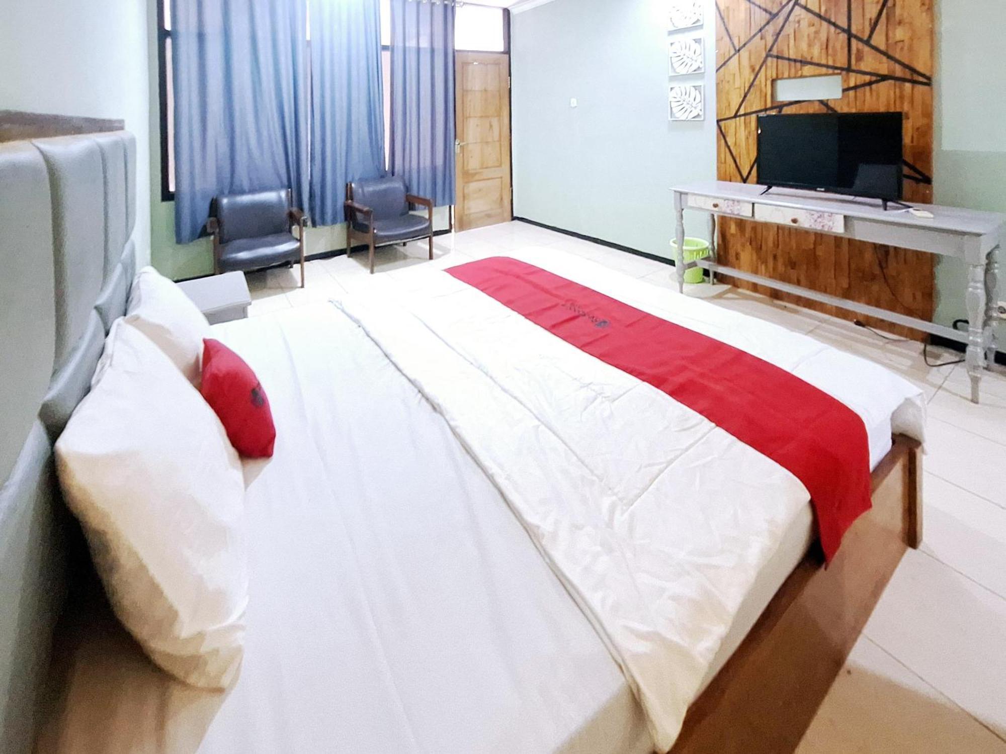 Reddoorz Near Stadion Semeru Lumajang Jawa Timur Exteriör bild