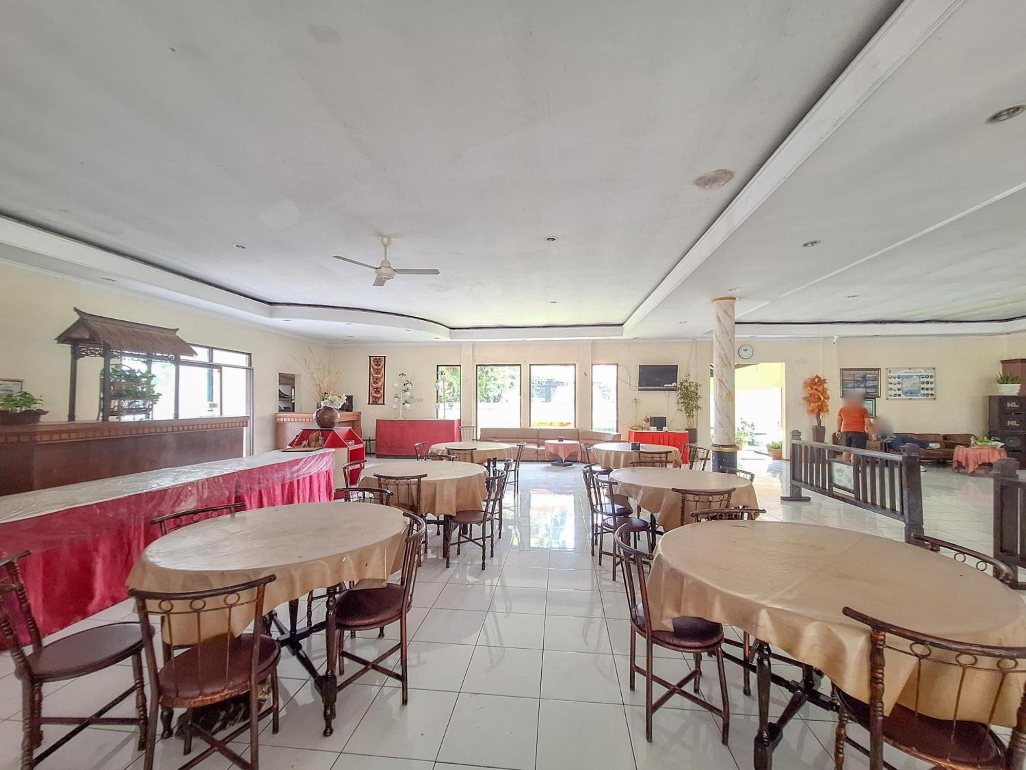 Reddoorz Near Stadion Semeru Lumajang Jawa Timur Exteriör bild
